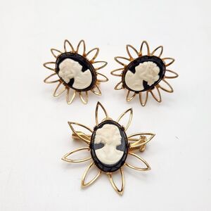 Vintage Cameo Brooch and Matching Screw-Back Earrings Gold Tone Costume Jewelry